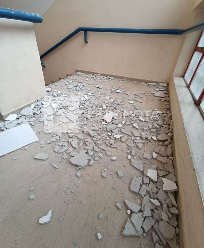 Έπεσαν σοβάδες και σε άλλο σχολείο στο Βόλο