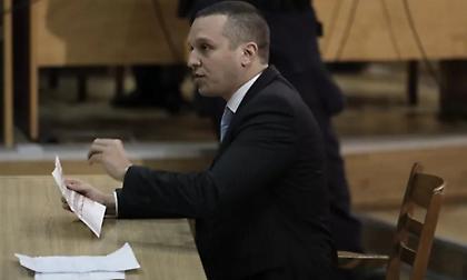 Βουλή: Ψηφίστηκε η ρύθμιση-«μπλόκο» στο κόμμα Κασιδιάρη