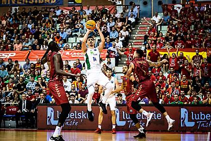 «Σκούπισε» και πέρασε στο Final 4 η Μάλαγα-Ισοφάρισε η Μανρέσα