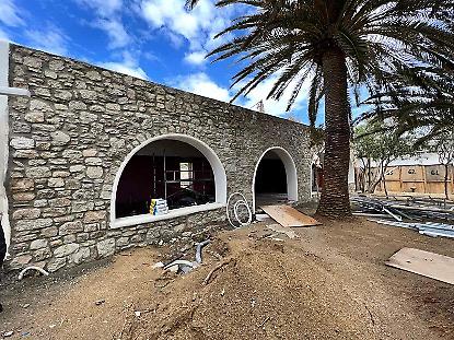 Μύκονος: Συλλήψεις για αυθαίρετες εργασίες στην Ψαρού