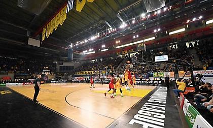 Πολλές ζημιές στο κλειστό  των Άνω Λιοσίων