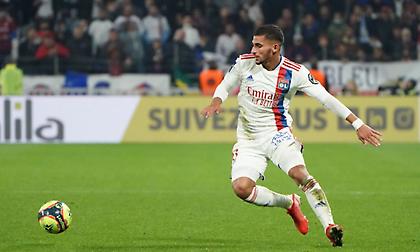 Διαπραγματεύεται για να κλείσει ως ελεύθερο τον Αουάρ η Ρόμα