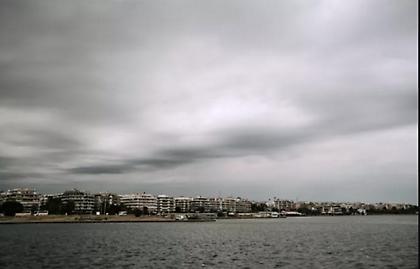 Καιρός Πάσχα: Με... μουσαμάδες το ψήσιμο του οβελία - Σε ποιες περιοχές θα βρέξει την Κυριακή