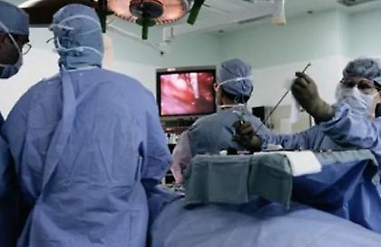 Απίστευτο περιστατικό: Η εγχείρηση πέτυχε, αλλά ξέχασαν στην κοιλιά του μια...βελόνα