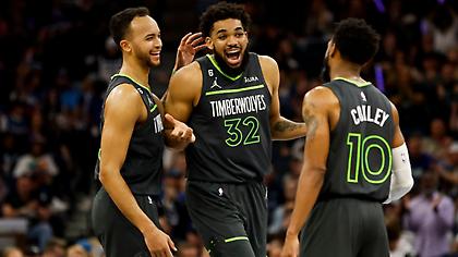 Εύκολα τους Θάντερ οι Τίμπεργουλβς, που βρίσκουν Νάγκετς