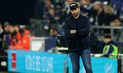 Απέλυσε τον προπονητή της μετά τον διασυρμό από τη Σάλκε η Χέρτα, ανέλαβε υπηρεσιακός ο Ντάρνταϊ