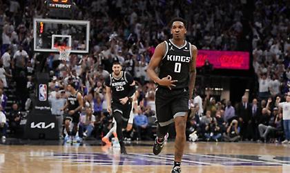 Γονάτισαν τους Γουόριορς με «καυτούς» Φοξ-Μονκ οι Κινγκς