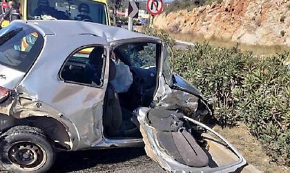 Σοκαριστικό τροχαίο στη Βάρης-Κορωπίου ανήμερα του Πάσχα: Νεκρή μία γυναίκα