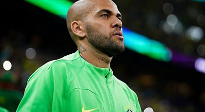 Ο Ντάνι Άλβες παραδέχτηκε πως έκανε σεξ με την κοπέλα που τον καταγγέλλει για βιασμό!