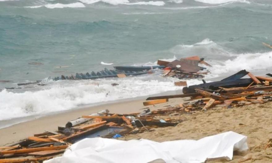 Tunisia: almeno 15 dispersi nel naufragio