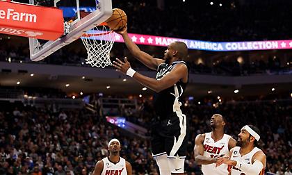 Τα κατάφεραν χωρίς Γιάννη και ισοφάρισαν σε 1-1 τους Χιτ οι υπερηχητικοί Μπακς!