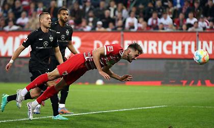 Απόλυτη μοιρασιά μεταξύ Άουγκσμπουργκ και Στουτγκάρδης - Σε δύσκολη θέση οι φιλοξενούμενοι