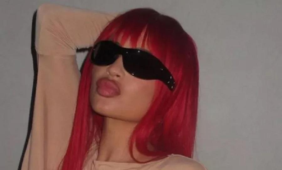 «Ooh la la!»... Η Kylie Jenner έγινε κοκκινομάλλα και ο ανδρικός πληθυσμός ταράχτηκε