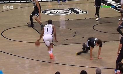 Ο Χάρντεν... έσπασε τους αστραγάλους του Καμ Τζόνσον με απίθανη crossover ντρίπλα!