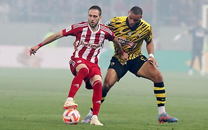 Το πάθημα δεν έγινε μάθημα, το σχήμα και οι φωνές: Τα σημεία από την εμφάνιση του Ολυμπιακού