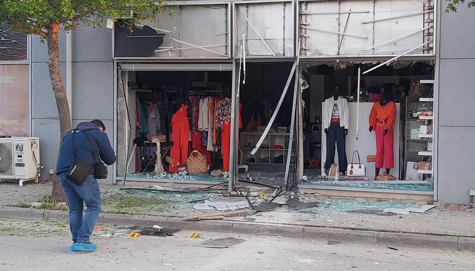 Πιτσίλκας: Επίθεση στο μαγαζί του στη Λάρισα