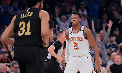 Ο Μπάρετ έπαιξε και για τον… άφαντο Ραντλ και οι Νικς έκαναν το 3-1 κόντρα στους Καβαλίερς!