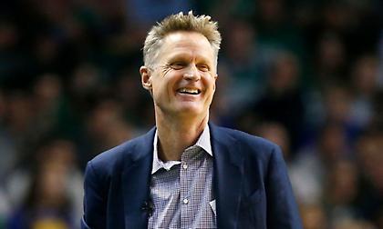 Επικό tweet της γυναίκας του Κερ: «Πόσο καιρό ζουν οι σύζυγοι προπονητών;»