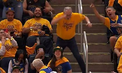 Μερακλής παππούς οπαδός των Γουόριορς χορεύει σαν να μην υπάρχει αύριο!