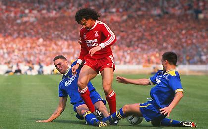 Μπύρες, λουλούδια και τάκλιν: Το θαύμα της Γουίμπλεντον