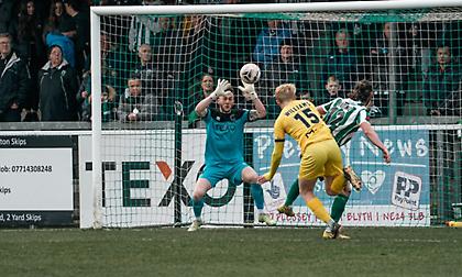 Χαμός στην 6η κατηγορία της Αγγλίας, μπορεί να ανέβει μέχρι και ο 13ος μία αγωνιστική πριν το τέλος!