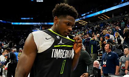 Κατηγορείται ο Έντουαρντς, πέταξε καρέκλα και τραυμάτισε δύο γυναίκες