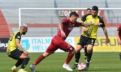 Νούνιες για ΑΕΛ: «Παίκτες δέχονται γκολ ή αποβάλλονται γιατί υπάρχει πολύ υψηλός στοιχηματισμός»