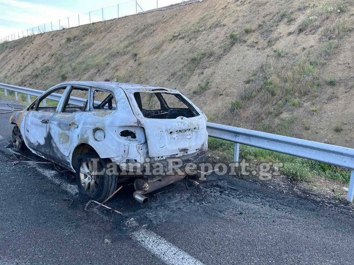 Φθιώτιδας: Πήρε φωτιά αυτοκίνητο με τρεις δημάρχους