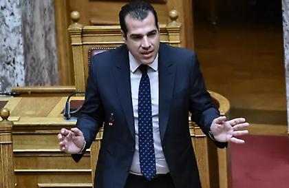 Οίδημα στο μάτι του Θάνου Πλεύρη μετά την επίθεση που δέχθηκε-Τέσσερις προσαγωγές