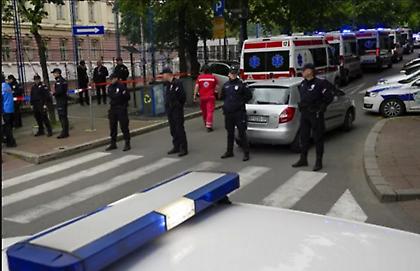 Βελιγράδι: 14χρονος άνοιξε πυρ σε δημοτικό σχολείο - Τουλάχιστον ένας νεκρός και τραυματίες!