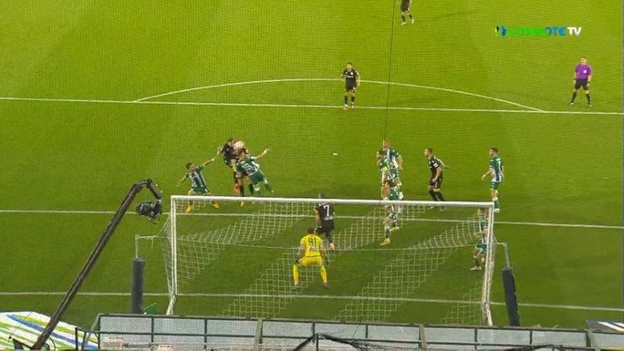 Απειλεί την εστία του Μπρινιόλι με κεφαλιά ο Ολιβέιρα