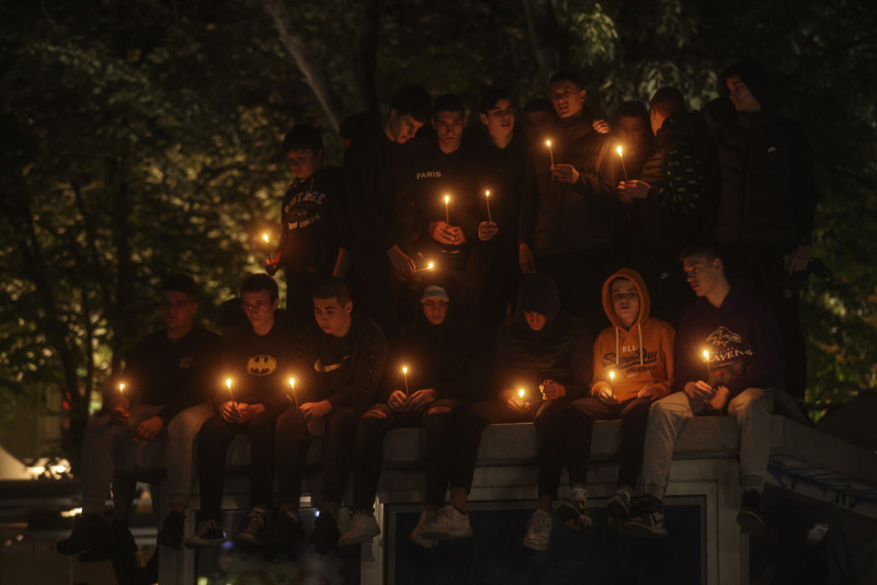 Σοκαρισμένη η Σερβία από το μακελείο στο σχολείο