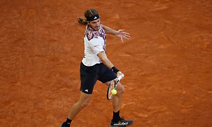 Λύγισε κόντρα στον Στρουφ και αποκλείστηκε στα προημιτελικά του Open της Μαδρίτης ο Τσιτσιπάς