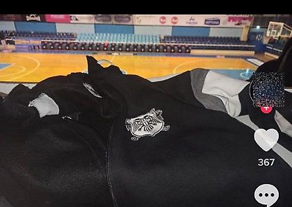 Οπαδικό επεισόδιο στη Θεσσαλονίκη: Ανέβασαν στο TikTok τη ζακέτα του 16χρονου ως «λάφυρο»!