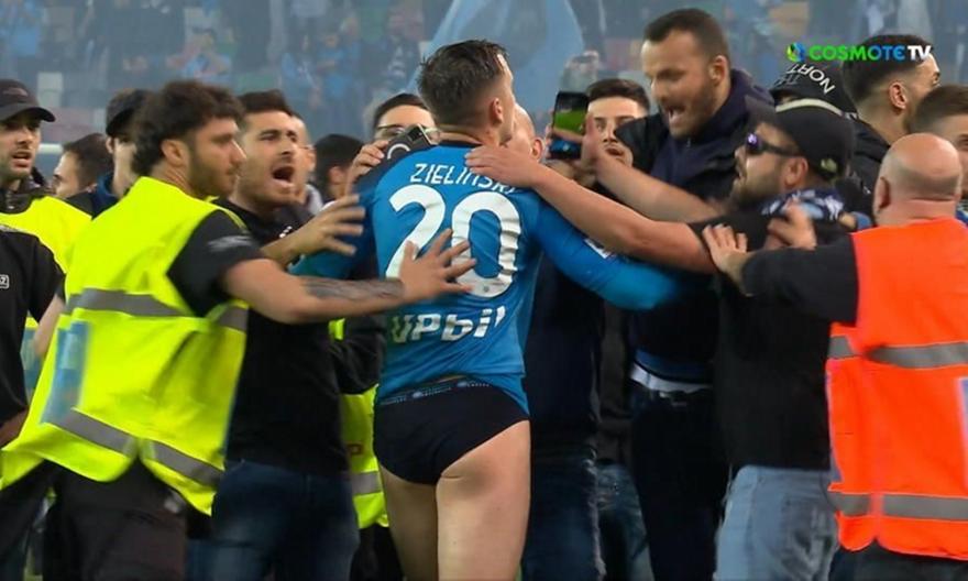 Φίλοι της Νάπολι: Άφησαν τον Ζιελίνσκι με το εσώρουχο!