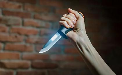 Θεσσαλονίκη: «Τον μπέρδεψα με τον άντρα μου» ισχυρίζεται η 71χρονη που μαχαίρωσε τον γιο της