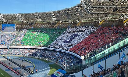 Μαγικές στιγμές στη Νάπολη: Απίθανο coreo των «παρτενοπέι» και pasillo από τη Φιορεντίνα!