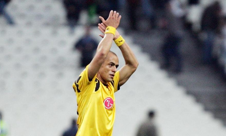 Πανηγύρισε και ο Ζούλιο Σέζαρ για την ΑΕΚ δείχνοντας το τατουάζ με δικέφαλο αετό