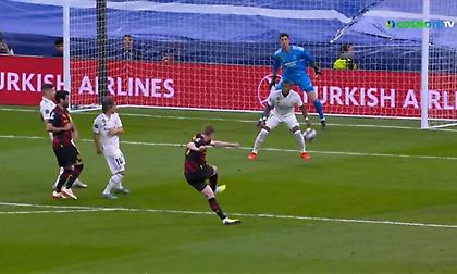 Καλό σουτ του Ντε Μπρόινε, έσωσε ο Κουρτουά