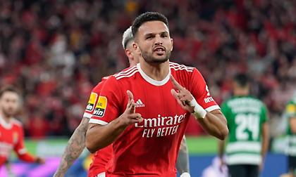 Μάντσεστερ Γιουνάιτεντ: Δίνει... γη και ύδωρ για τον Γκονζάλο Ράμος της Μπενφίκα!