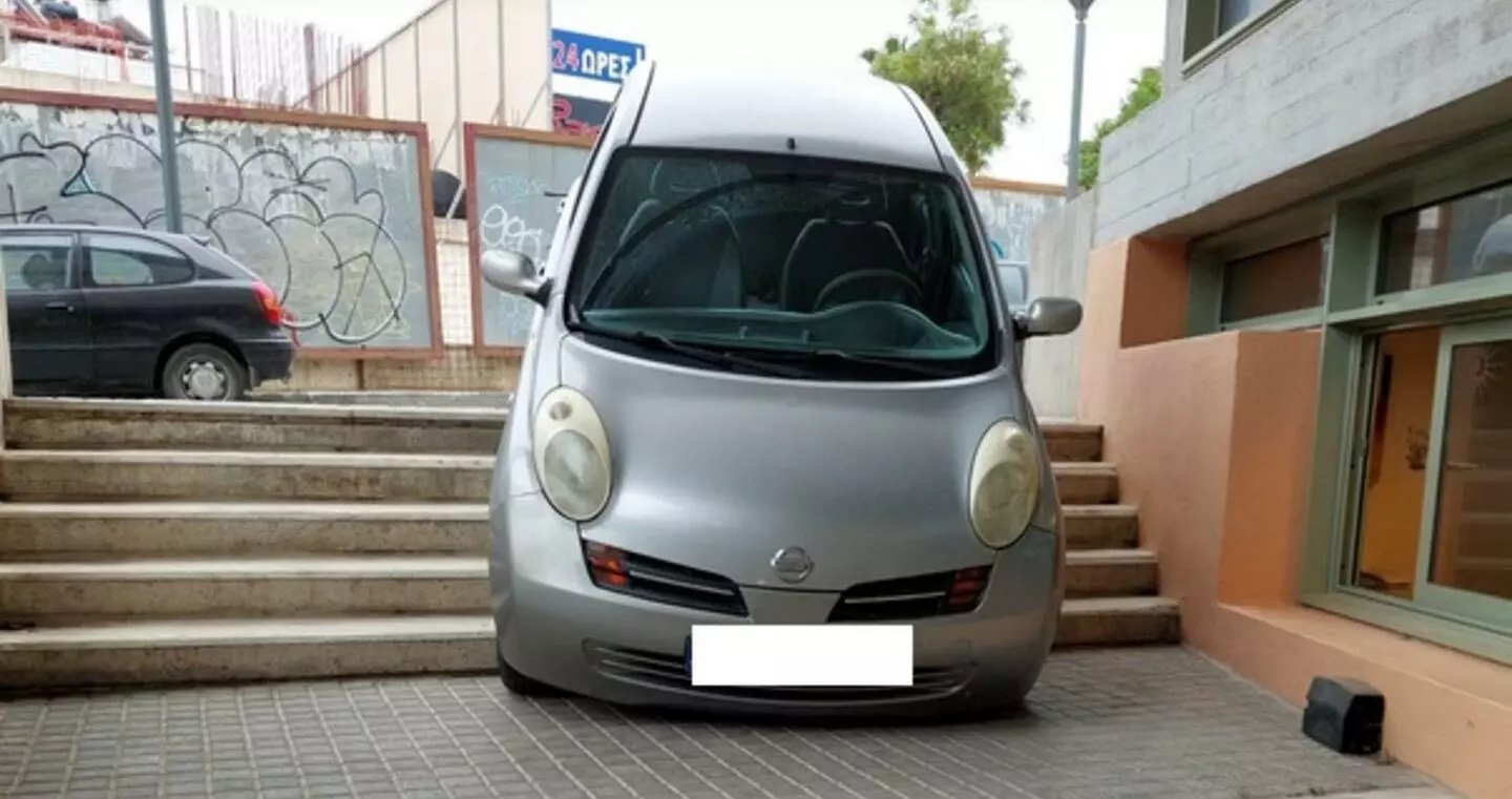 Αυτοκίνητο «μπούκαρε» στο Πολιτιστικό Κέντρο Ηρακλείου