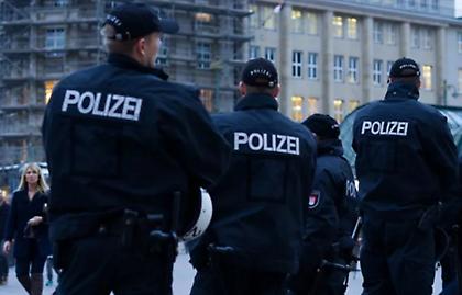 Πυροβολισμοί σε εργοστάσιο της Mercedes στη Γερμανία - Ένας νεκρός, ένας σοβαρά τραυματίας