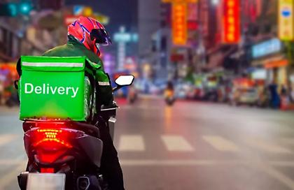 Νεαρός απείλησε με μαχαίρι ντελιβερά για να του πάρει 30 ευρώ