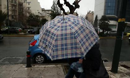 Μας τα χαλάει ο καιρός για το σαββατοκύριακο: Βροχές, αραιές νεφώσεις και μποφόρ
