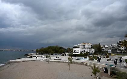 Καιρός: Συννεφιασμένη Παρασκευή με άνοδο της θερμοκρασίας - «Καλοκαιρινό» το Σαββατοκύριακο