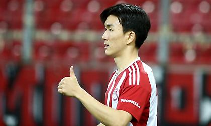 Χουάνγκ: «Δεν ξέρω κάτι για Νάπολι - Εγώ σκέφτομαι να πάρω πρωτάθλημα με τον Ολυμπιακό»