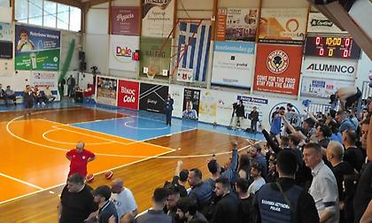 Πανερυθραϊκός-Ηρακλής: Με καθυστέρηση το τζάμπολ λόγω… κατάληψης από τους οπαδούς του «Γηραιού»