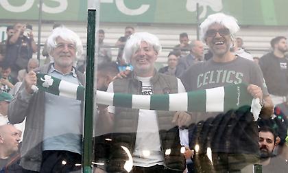 Με… περούκες που θυμίζουν Γιοβάνοβιτς οπαδοί στη Λεωφόρο!