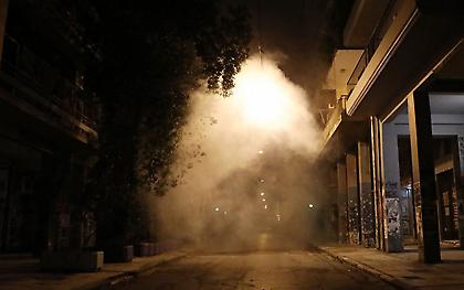 Επιθέσεις με μολότοφ κατά αστυνομικών στα Εξάρχεια – Μία σύλληψη