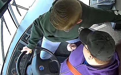 ΗΠΑ: 13χρονος απέτρεψε ατύχημα με λεωφορείο γιατί… δεν είχε κινητό